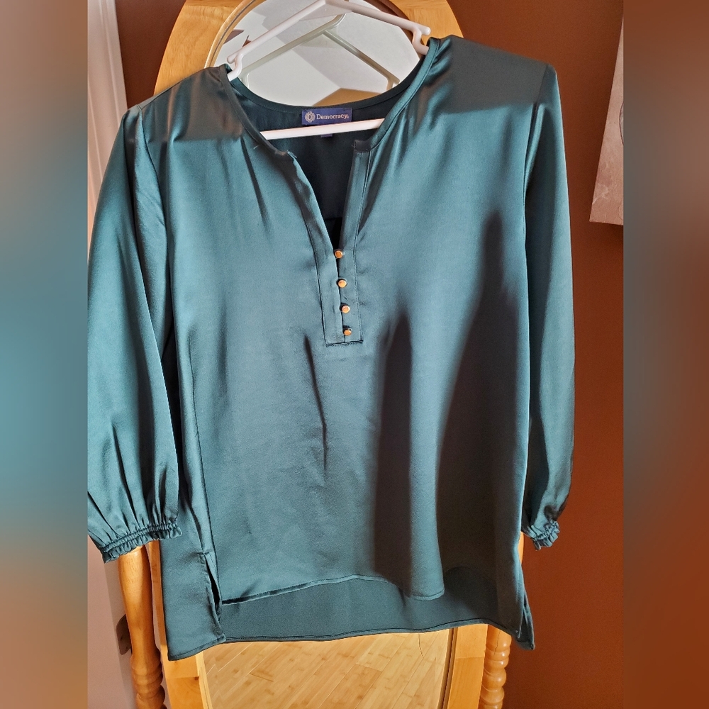 Democracy Women's Teal Button-Front Blouse